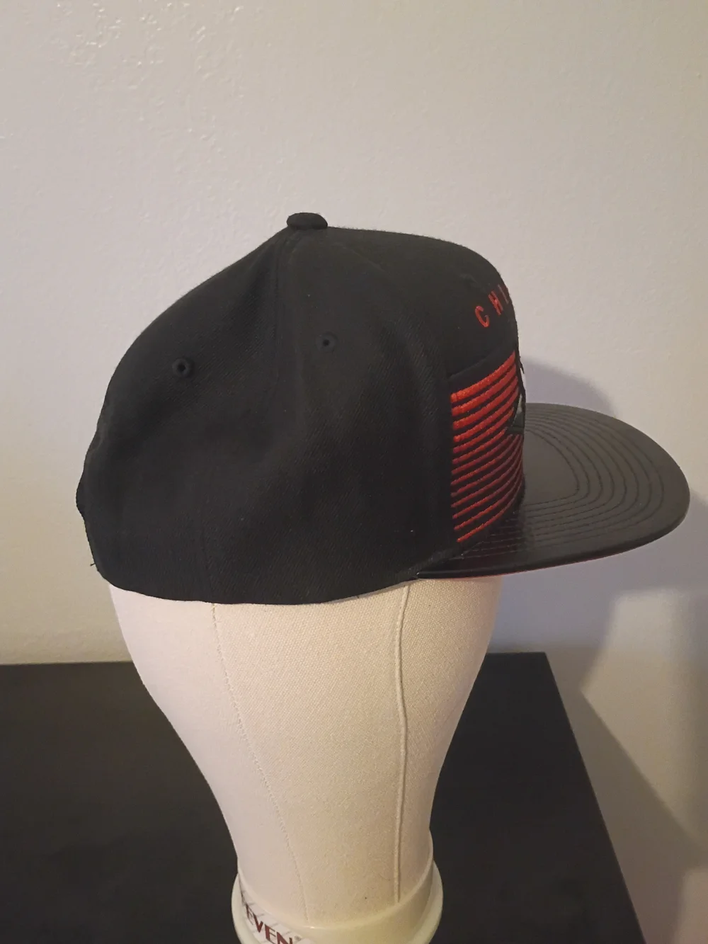 Chicago Bulls Black and Red Snapback Cap